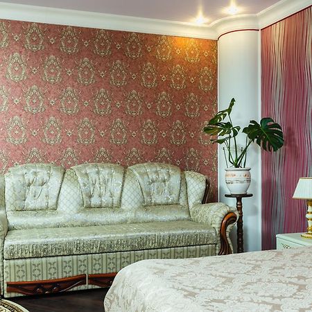 Nadobu Hotel Roshe Киев Екстериор снимка