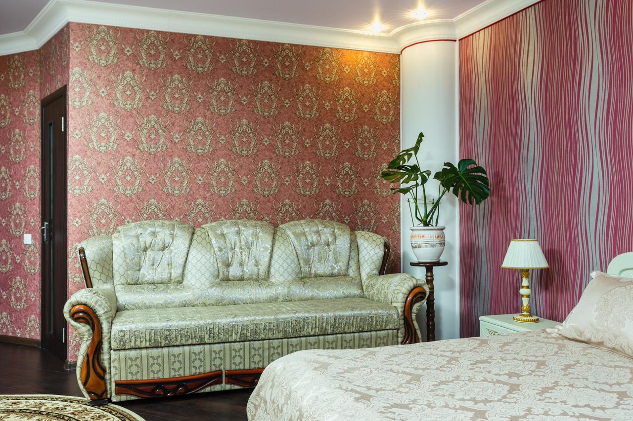 Nadobu Hotel Roshe Киев Екстериор снимка