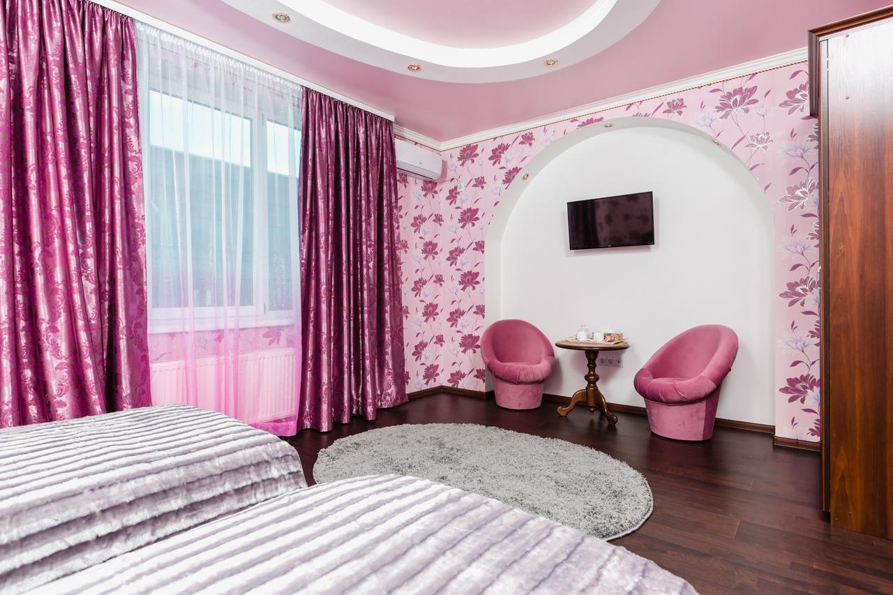 Nadobu Hotel Roshe Киев Екстериор снимка