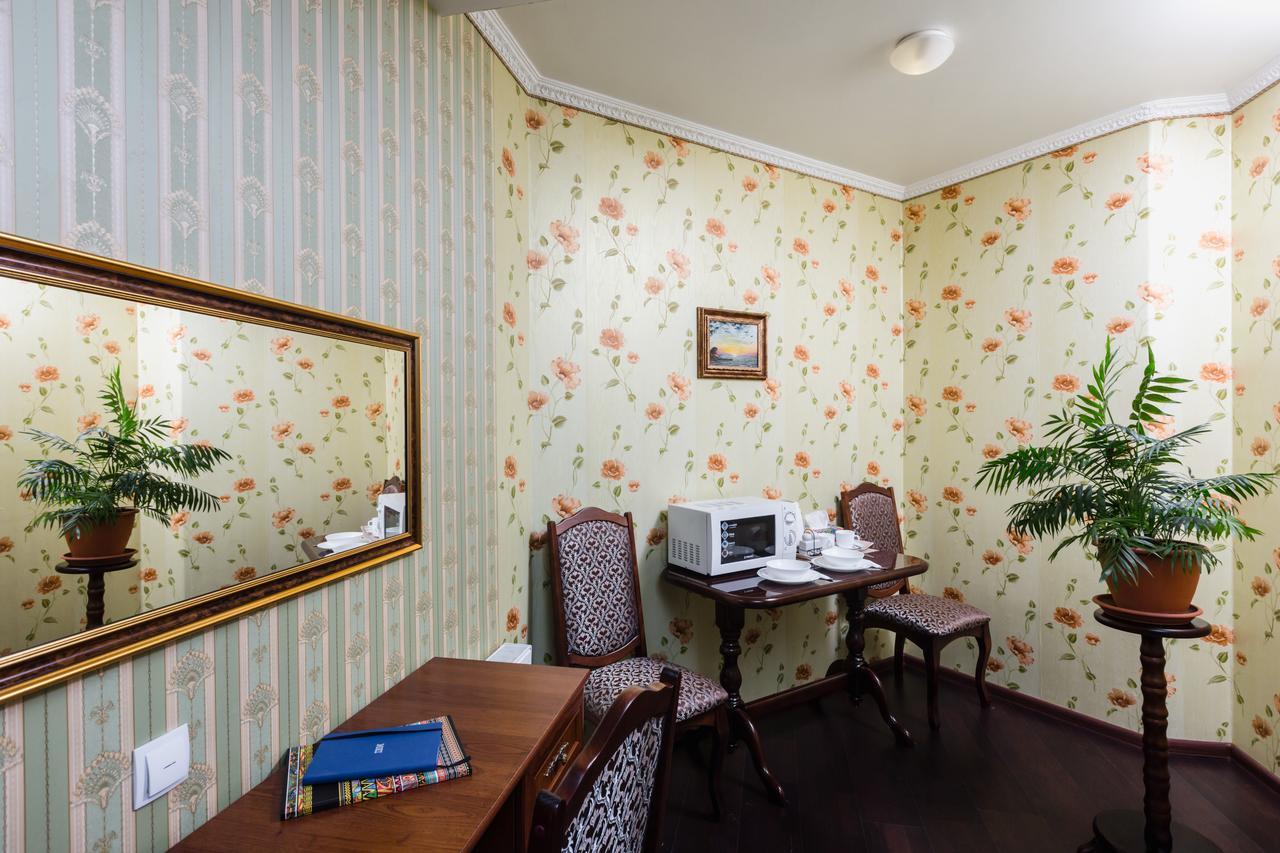Nadobu Hotel Roshe Киев Екстериор снимка