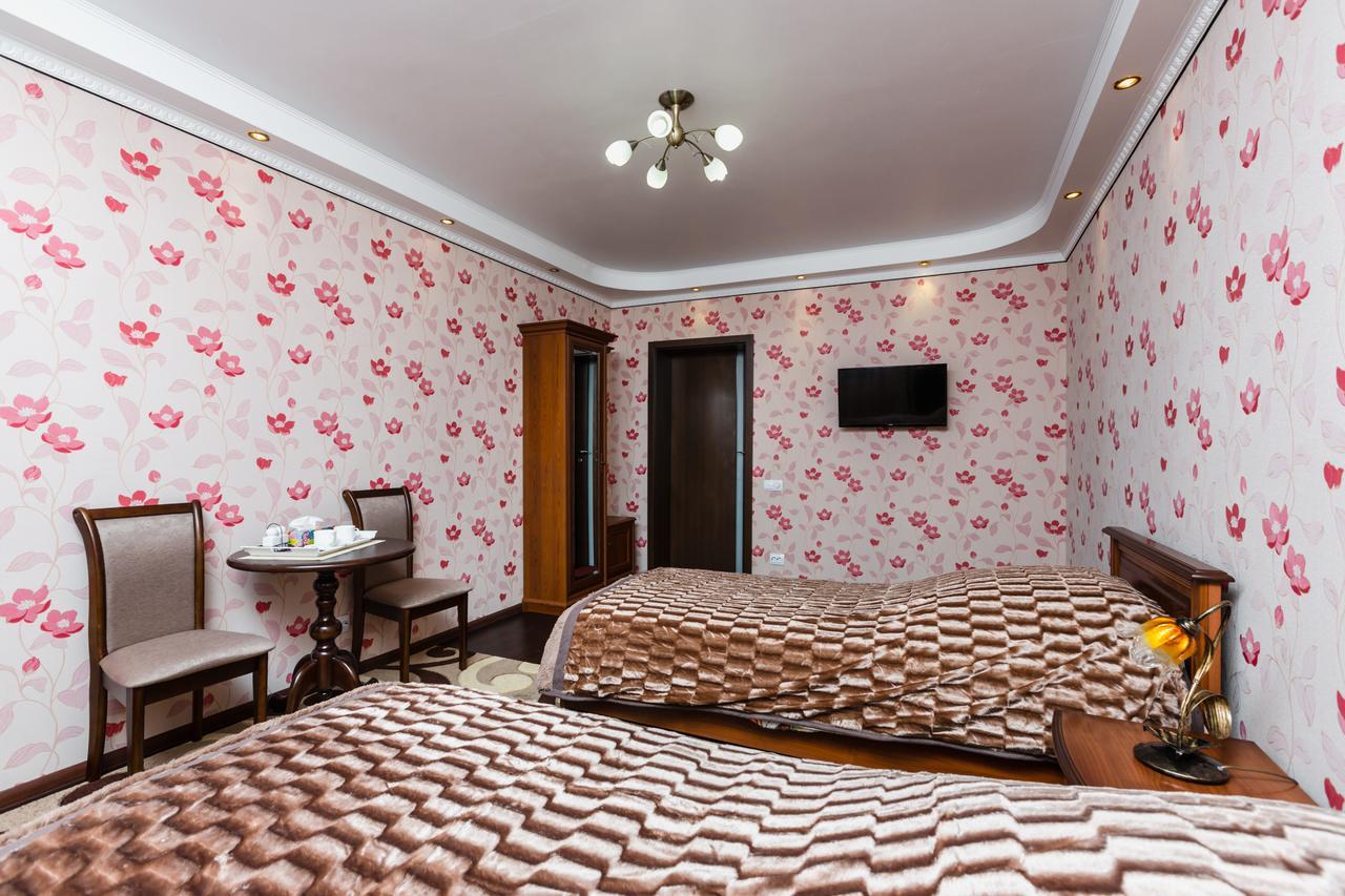 Nadobu Hotel Roshe Киев Екстериор снимка